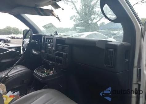 2013 Chevrolet Express 1500 Work Van z USA, uszkodzony, nr VIN 1GCSGAFX2D1102477